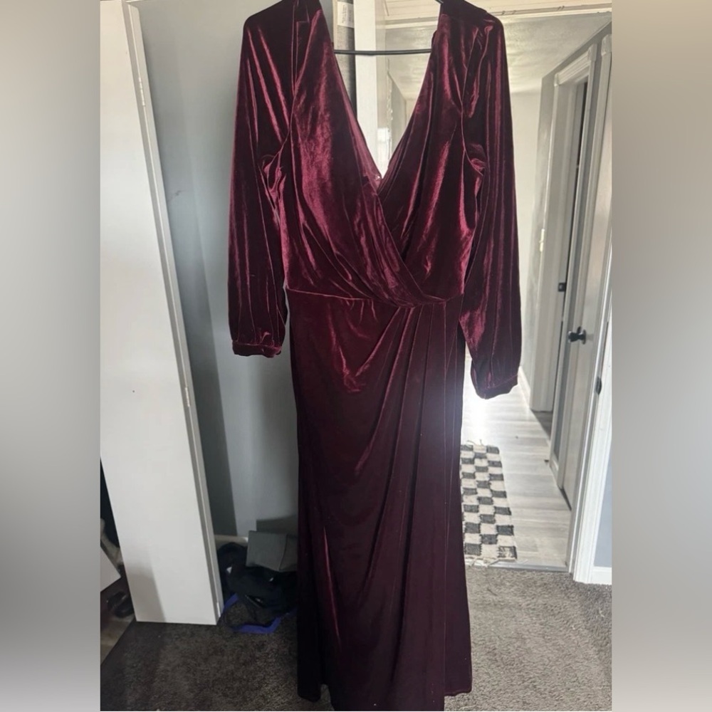 Revelry by Vera Burgundy Velvet Bridesmaid Dress - size 22